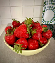 Strawberries - Erdbeeren halten jung (strawberries keep you young)